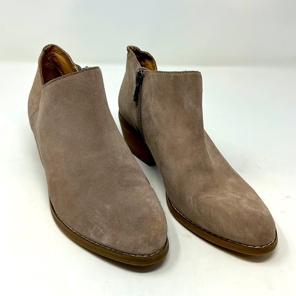Lucky Brand Beige Finley Suede Leather Zipped Ankle Booties Size 7.5